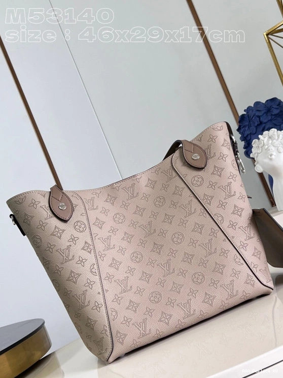 Aaa replica ru 29.5 VUITTON x HINA-46 LOUIS x 17CM 0812